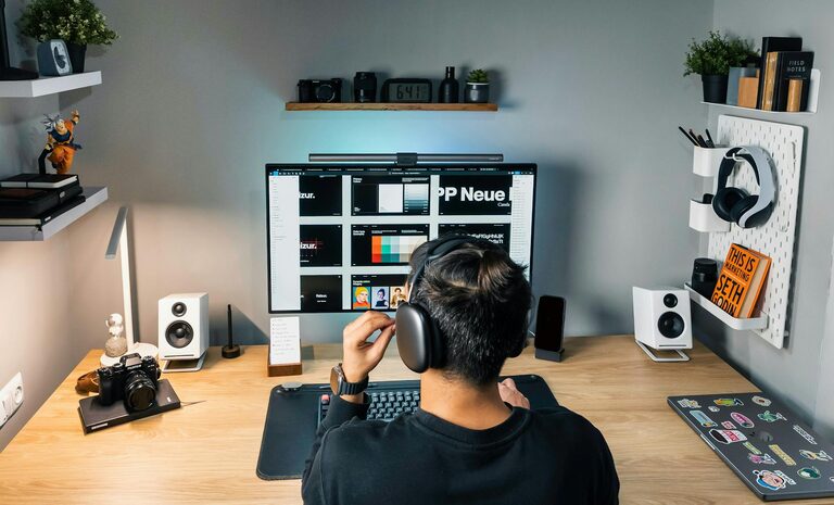 Consejos prácticos para organizar mejor tu espacio de trabajo en casa